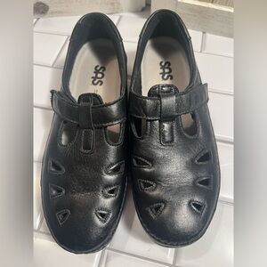 SAS Black Leather Cutout Footwear